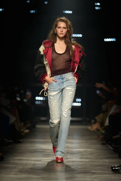 Look 1
